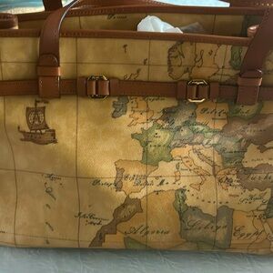 NEW Alviero Martini NEW 3 compartsatchel Map of Australia 1 side other S.America